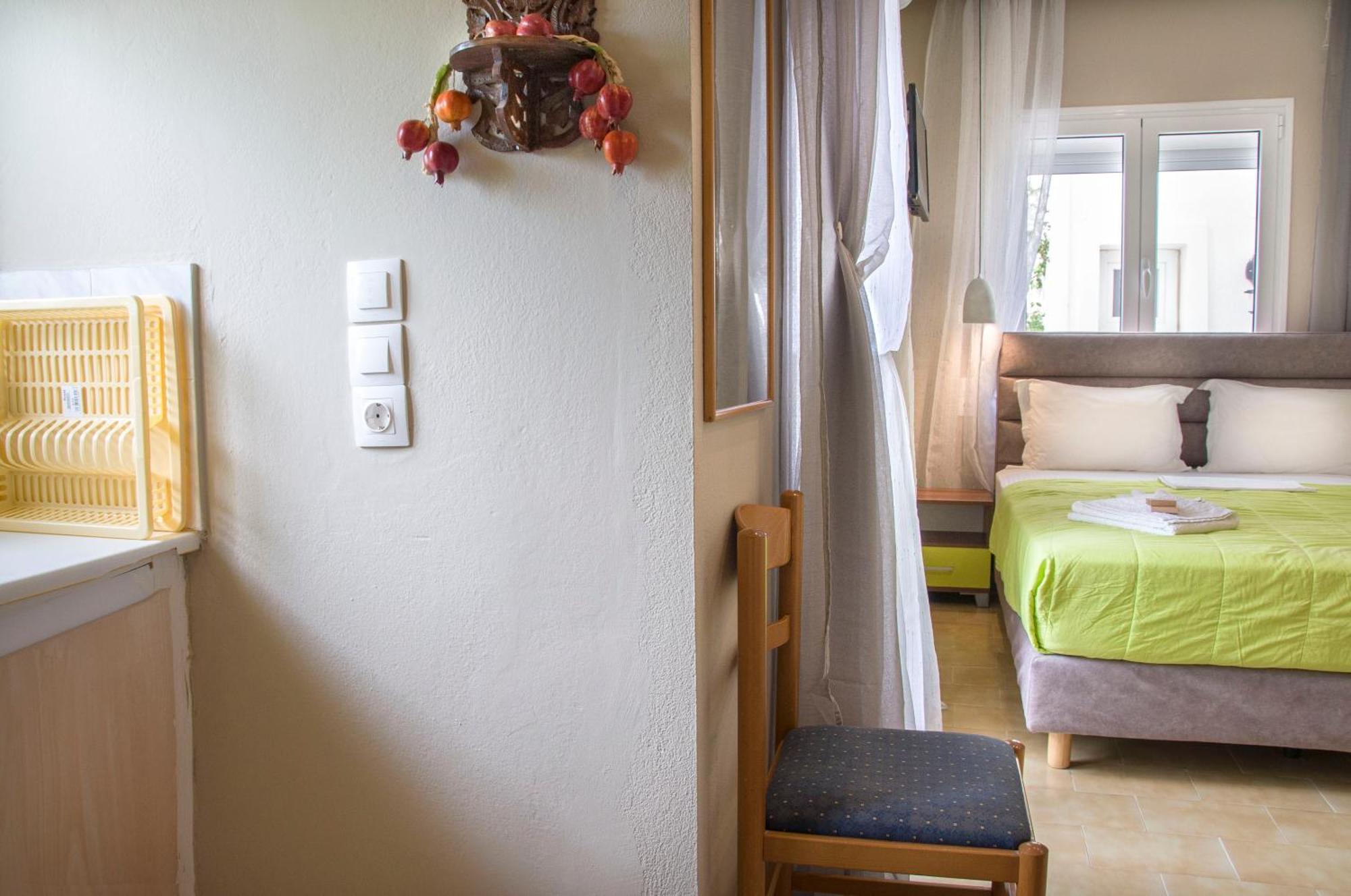 Christina Rooms Adamantas  Exterior photo