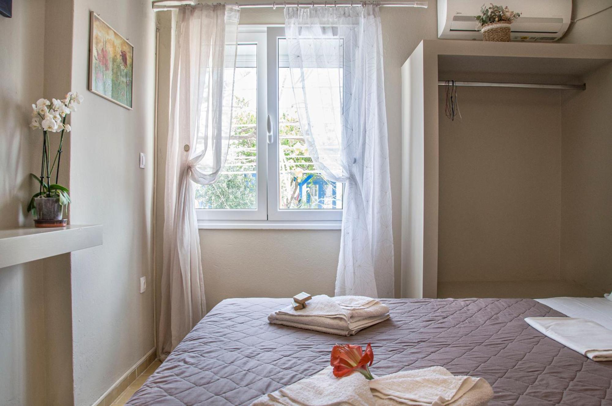 Christina Rooms Adamantas  Exterior photo