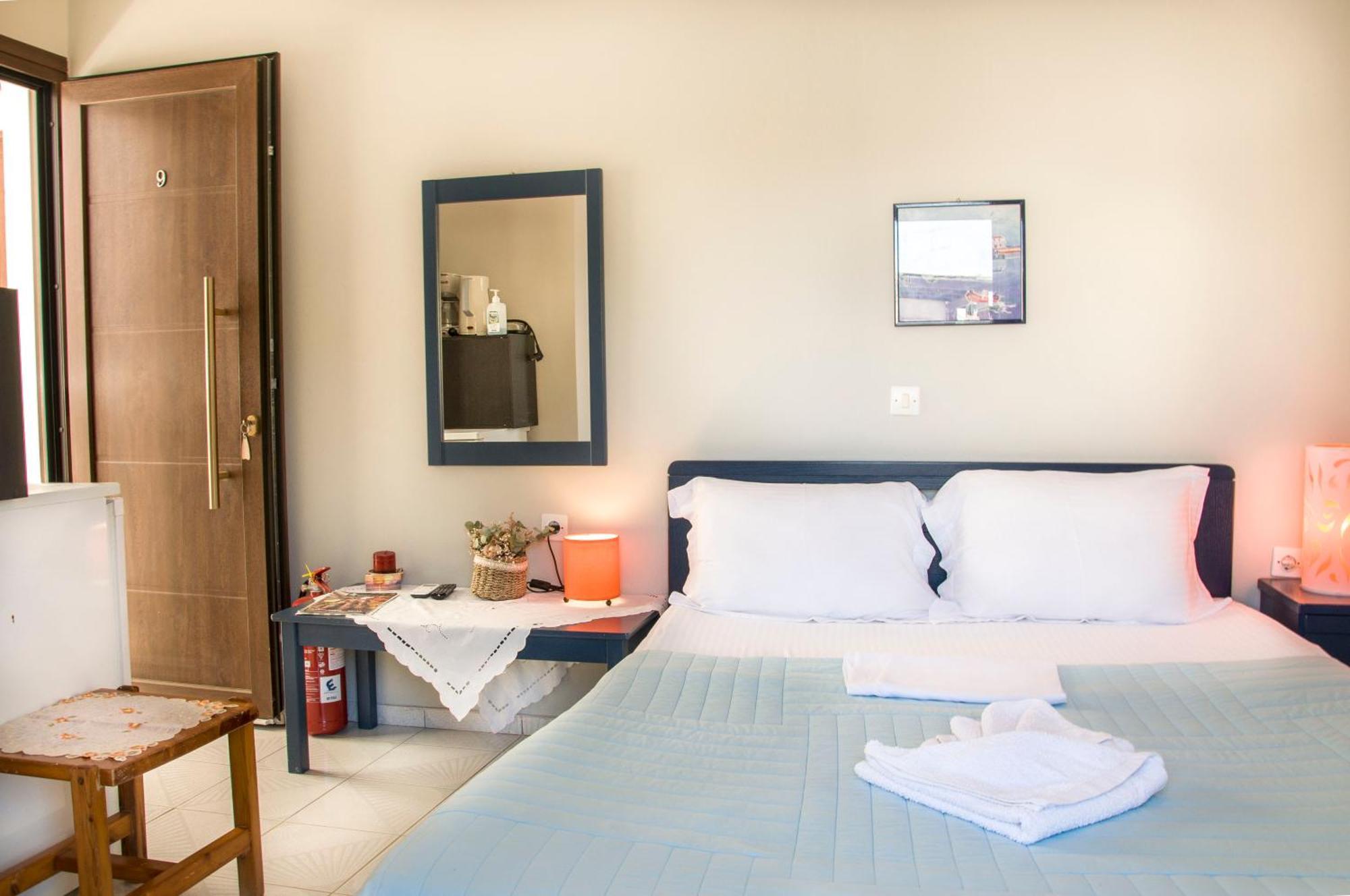 Christina Rooms Adamantas  Exterior photo