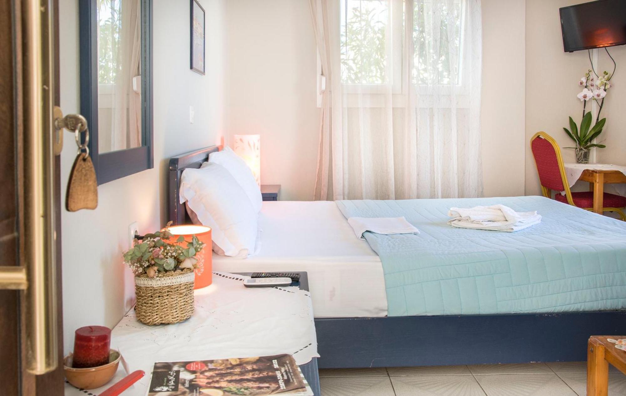 Christina Rooms Adamantas  Exterior photo