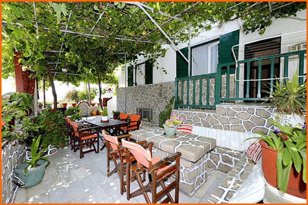 Christina Rooms Adamantas  Exterior photo
